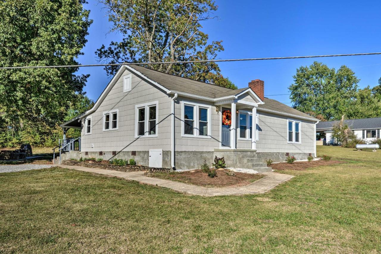 Blue Ridge Mtns Cottage With Porch, Fire Pit And Grill Lenoir Exterior photo